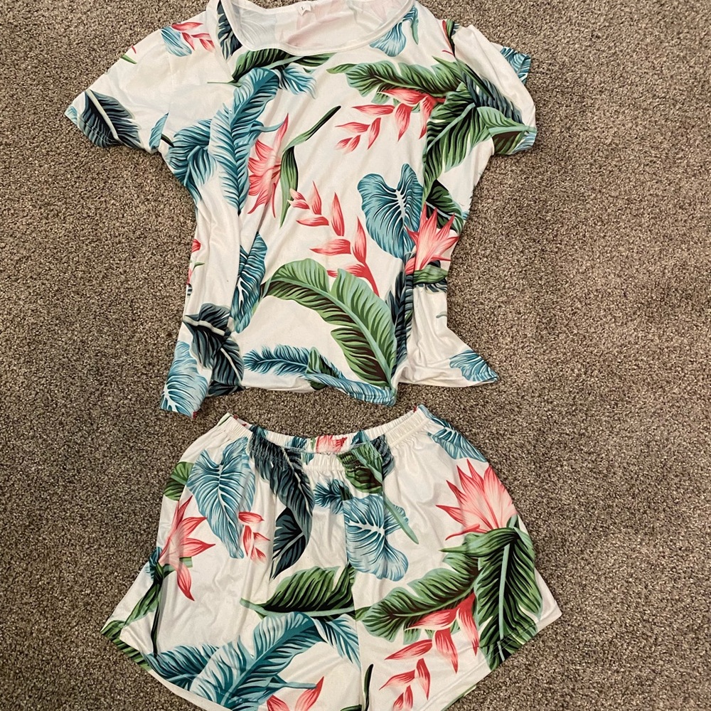 Boutique Hawaiian floral lounge wear